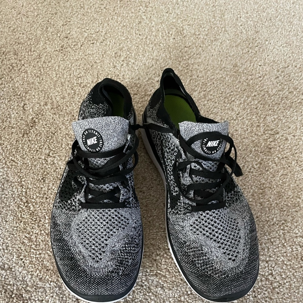Men’s Nike Free RN FlyKnit gray Athletic shoes 9.5